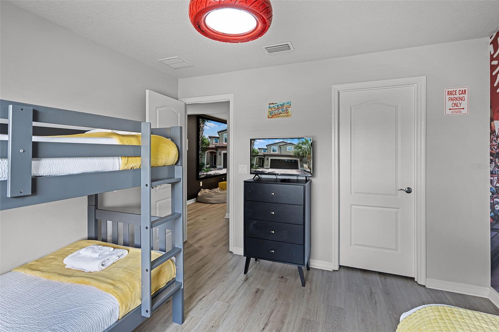 Image 22 of 64 For 8897 Rhodes Street