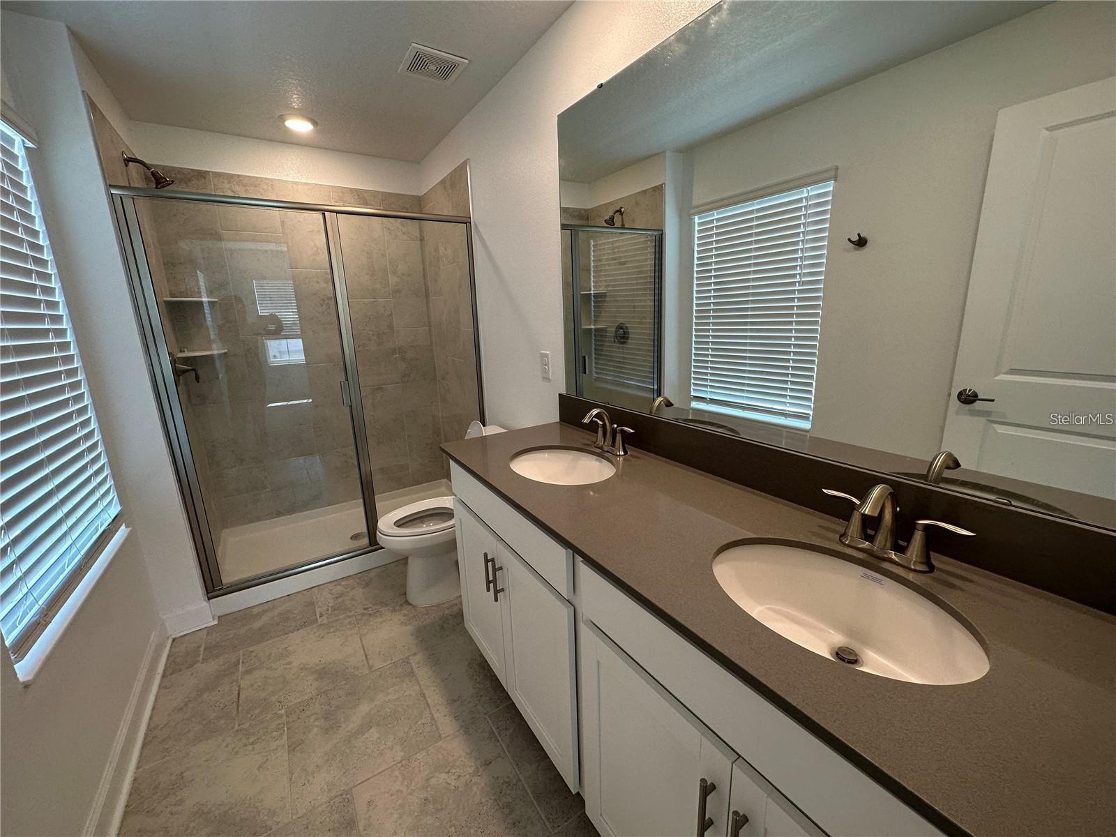 Image 9 of 13 For 2911 Addison Boulevard