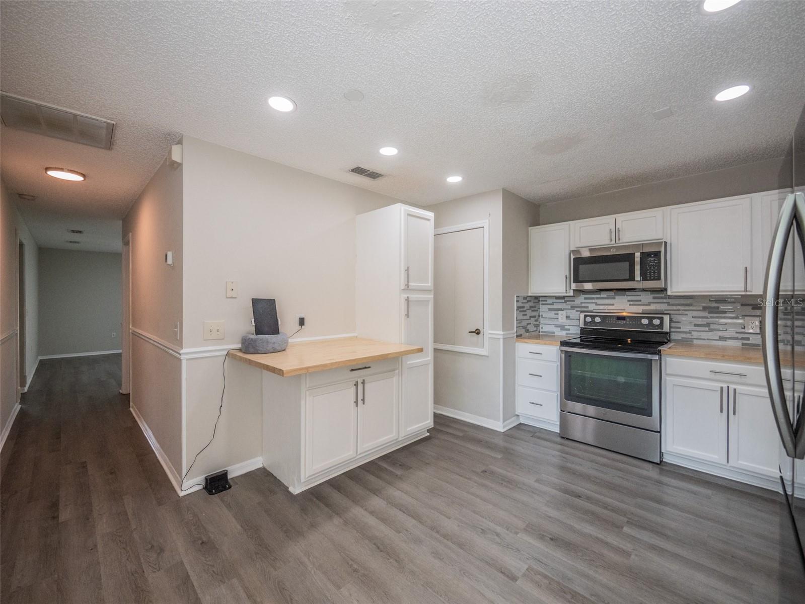 Image 3 of 32 For 748 Mink Court