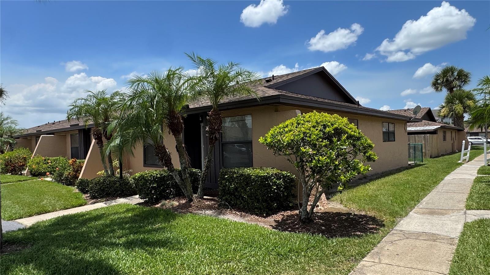 Image 4 of 21 For 2326 St Marteen Court