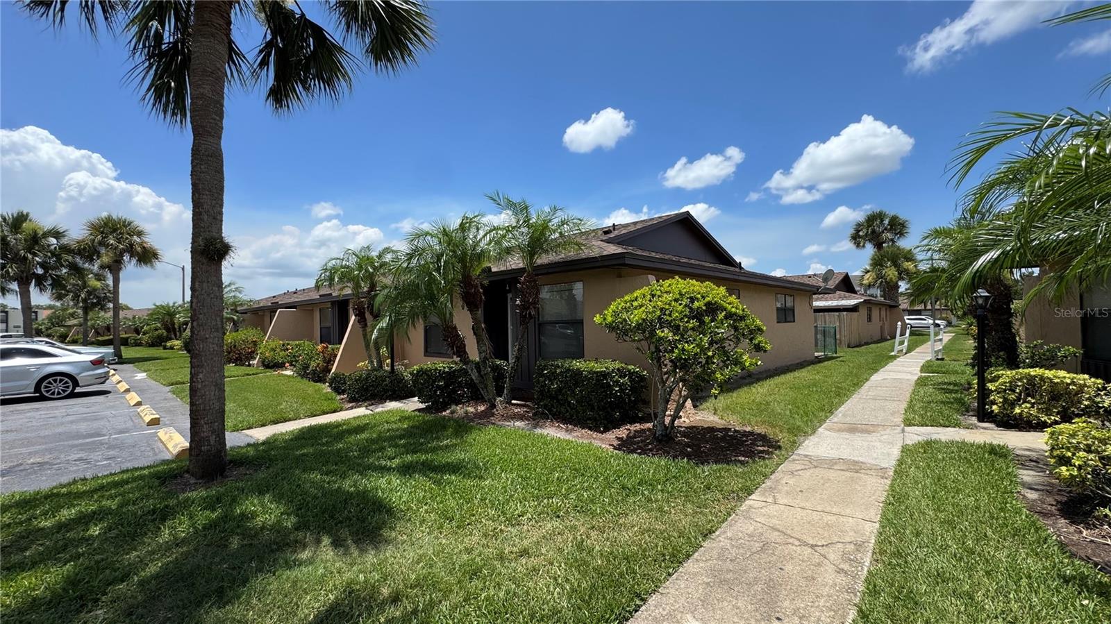 Image 5 of 21 For 2326 St Marteen Court