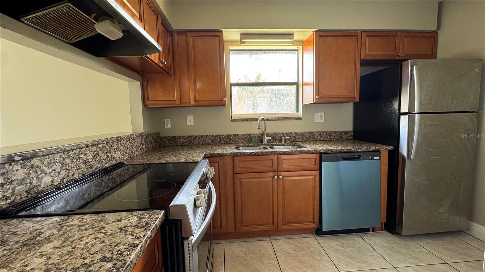 Image 6 of 21 For 2326 St Marteen Court