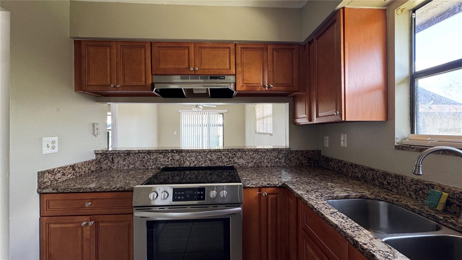 Image 8 of 21 For 2326 St Marteen Court