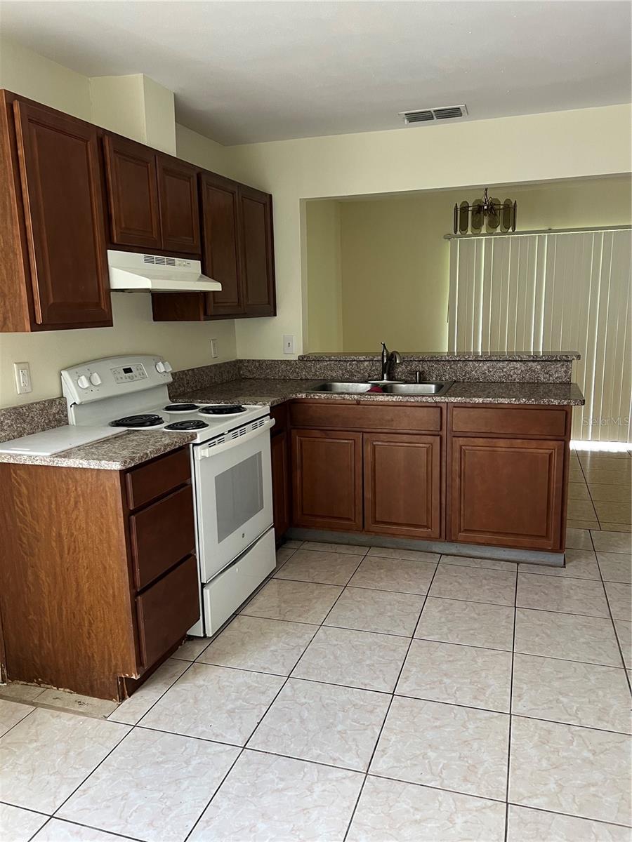 Image 3 of 9 For 761 Maderia Court
