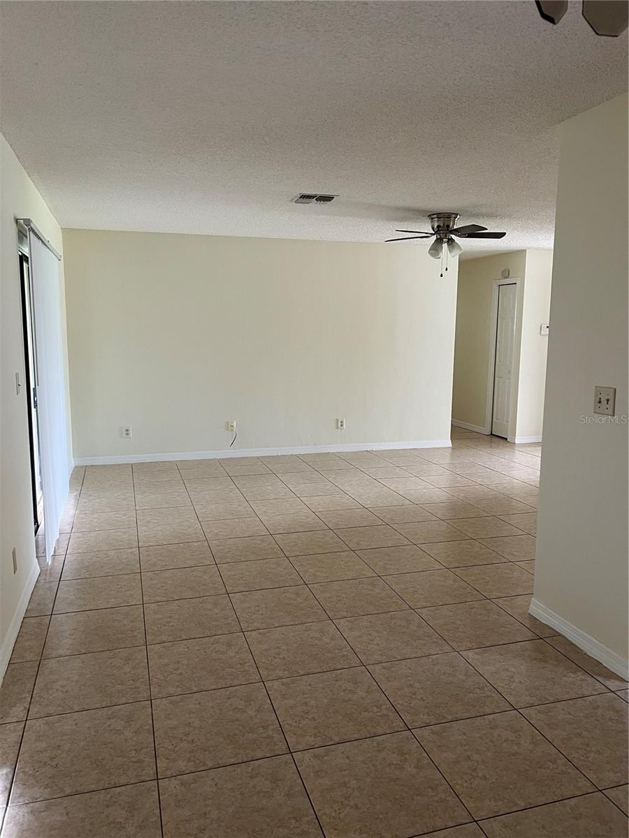 Image 5 of 9 For 761 Maderia Court