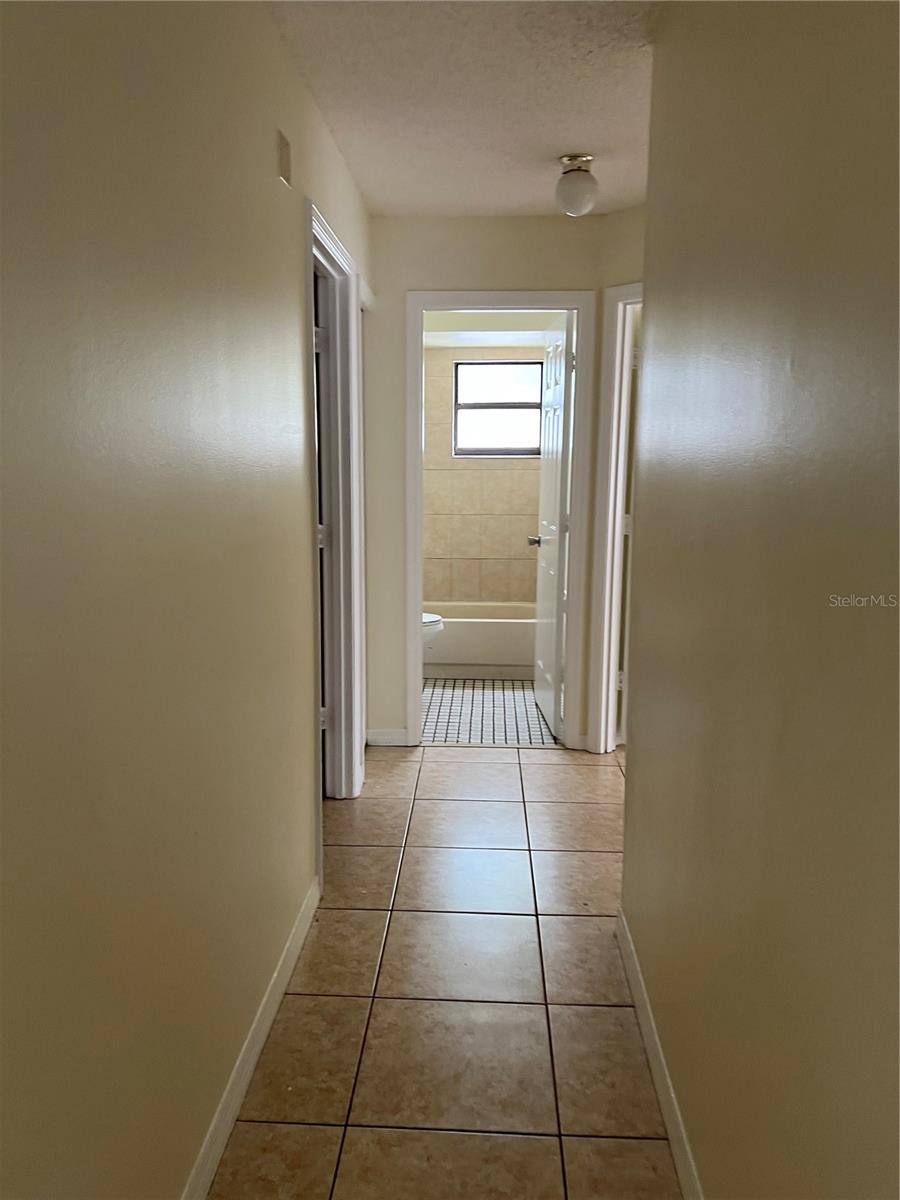 Image 7 of 9 For 761 Maderia Court