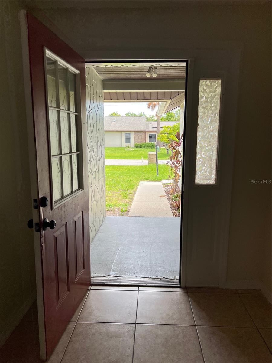 Image 8 of 9 For 761 Maderia Court