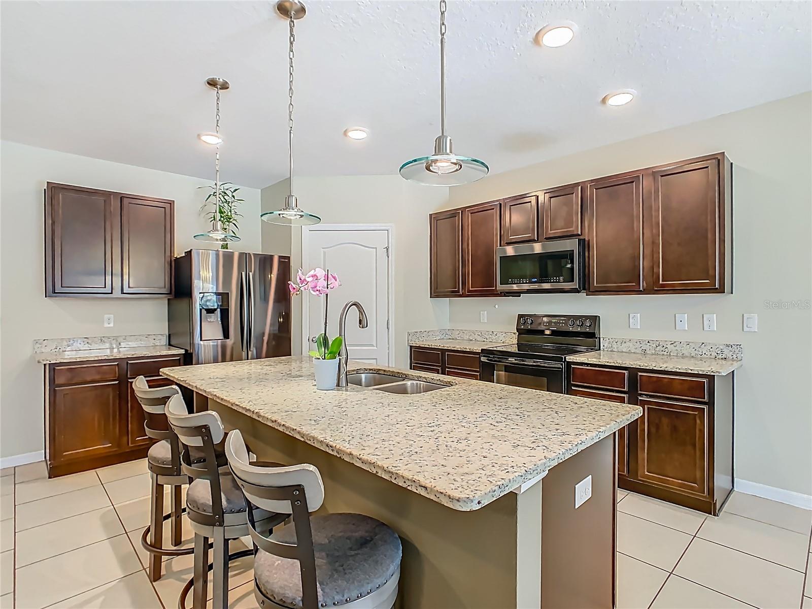 Image 19 of 72 For 209 Willow Bend Drive