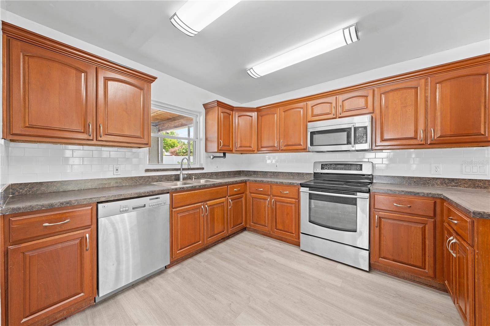 Image 12 of 48 For 4607 Pine Lake Drive