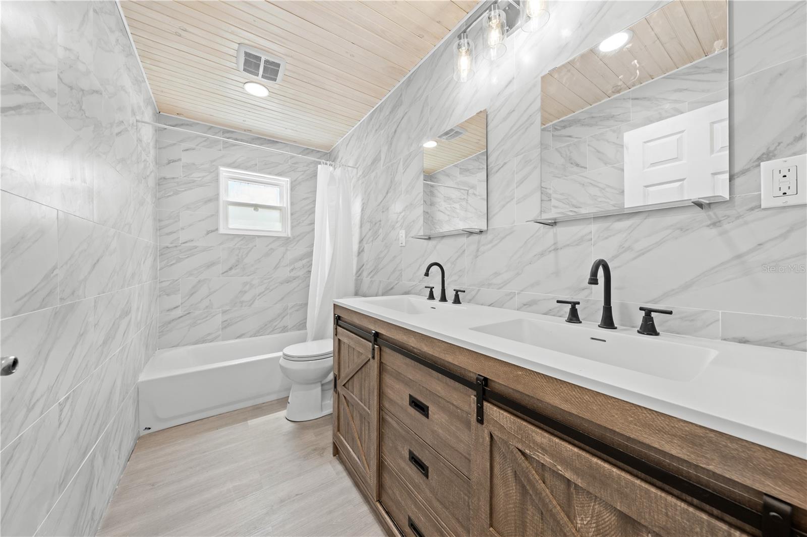 Image 24 of 48 For 4607 Pine Lake Drive