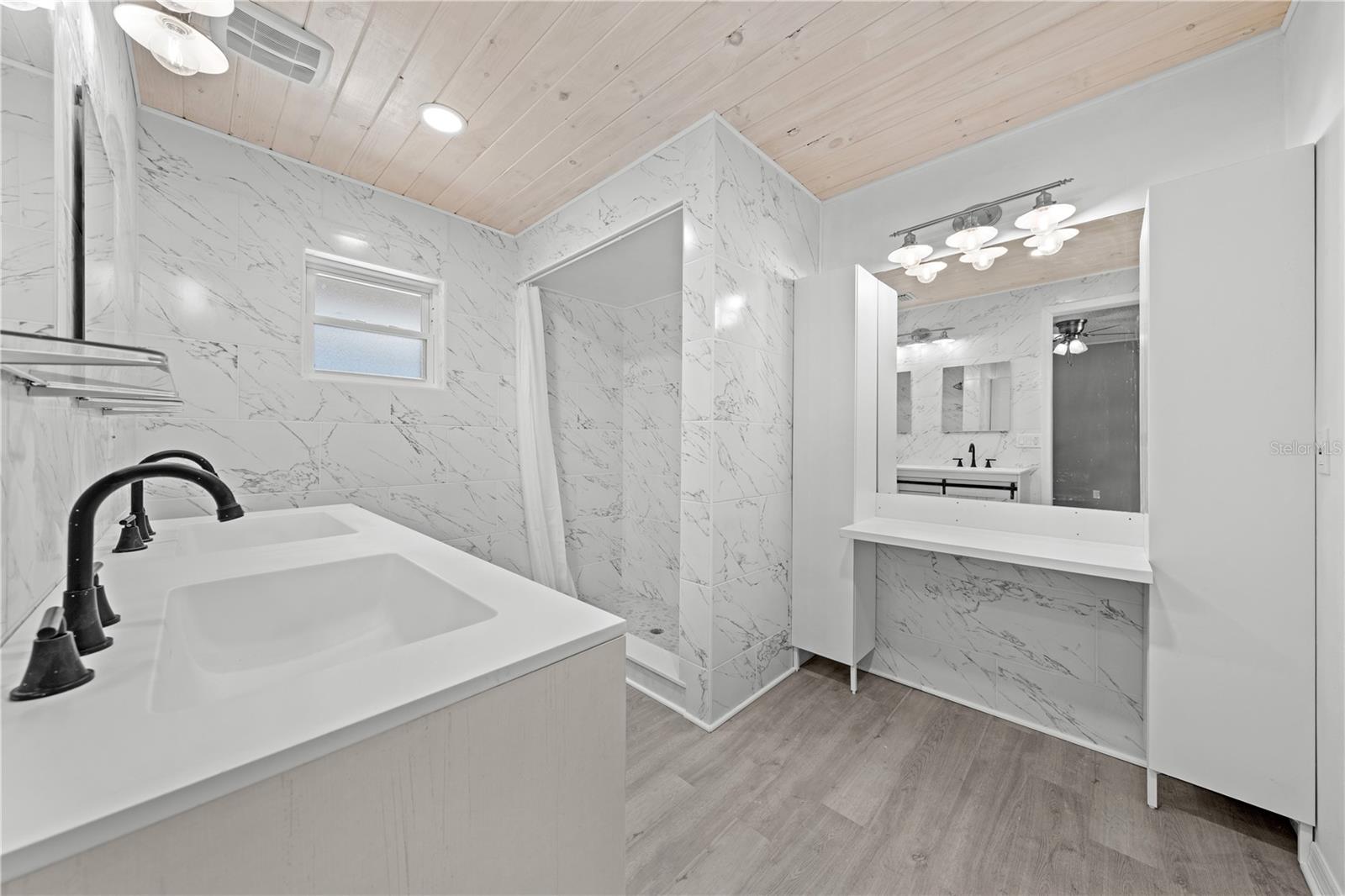 Image 33 of 48 For 4607 Pine Lake Drive