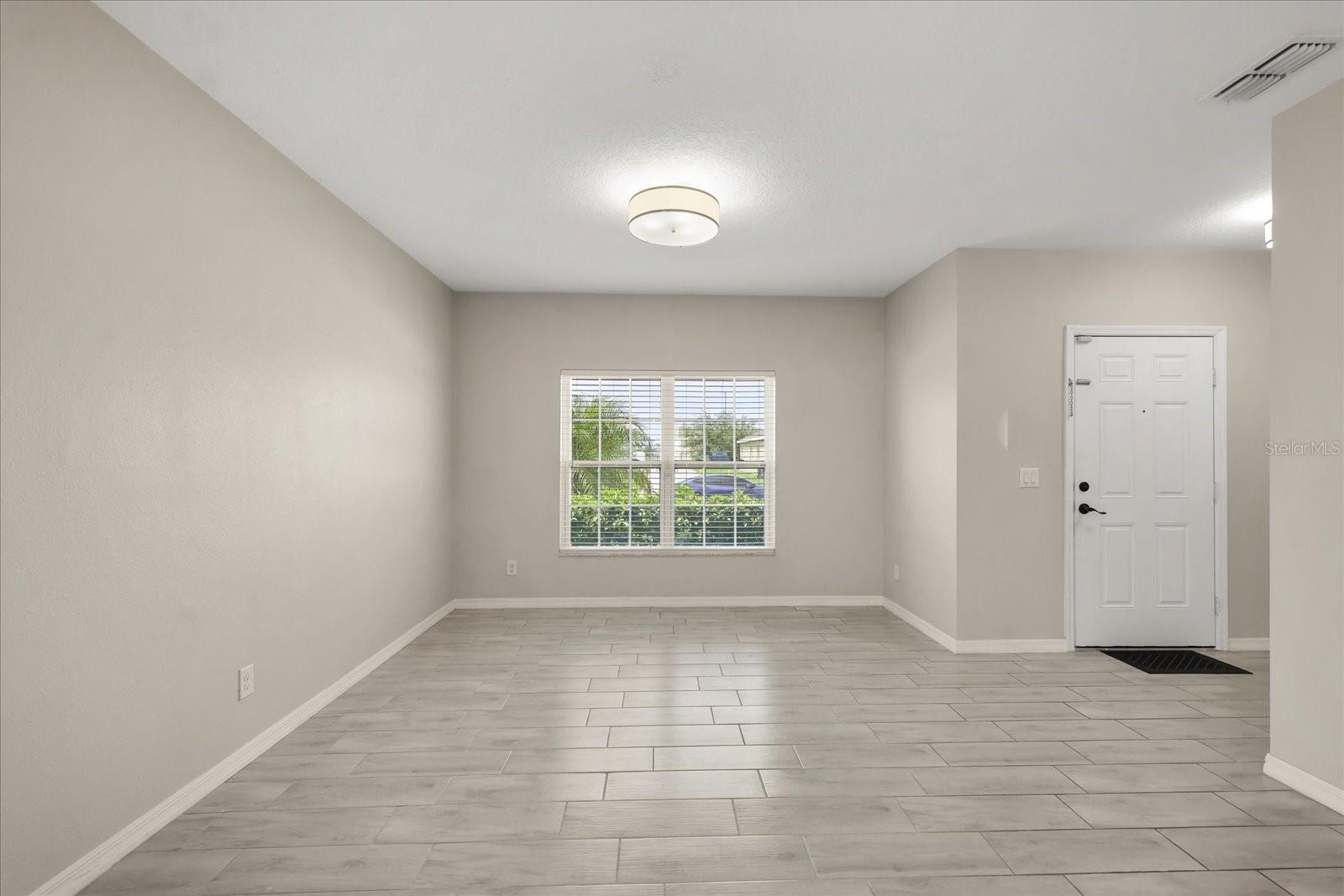 Image 4 of 28 For 3797 Briarwood Estates Circle