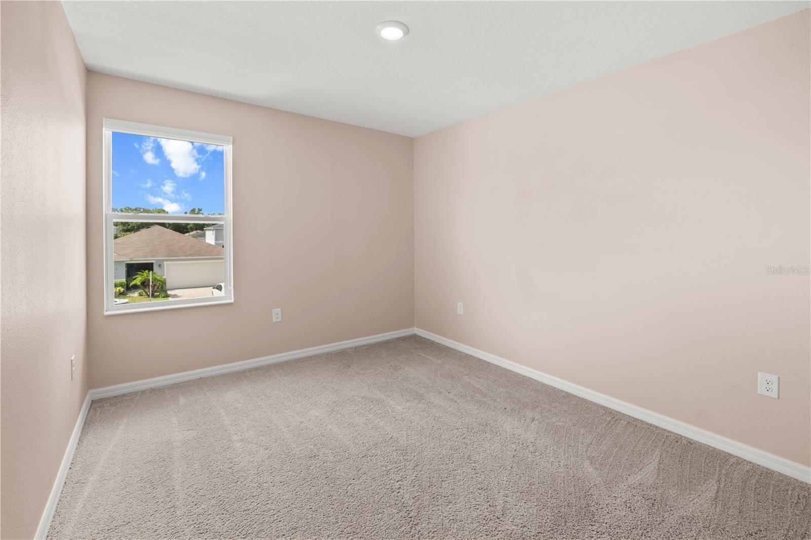 Image 21 of 33 For 5005 Golden River Lane