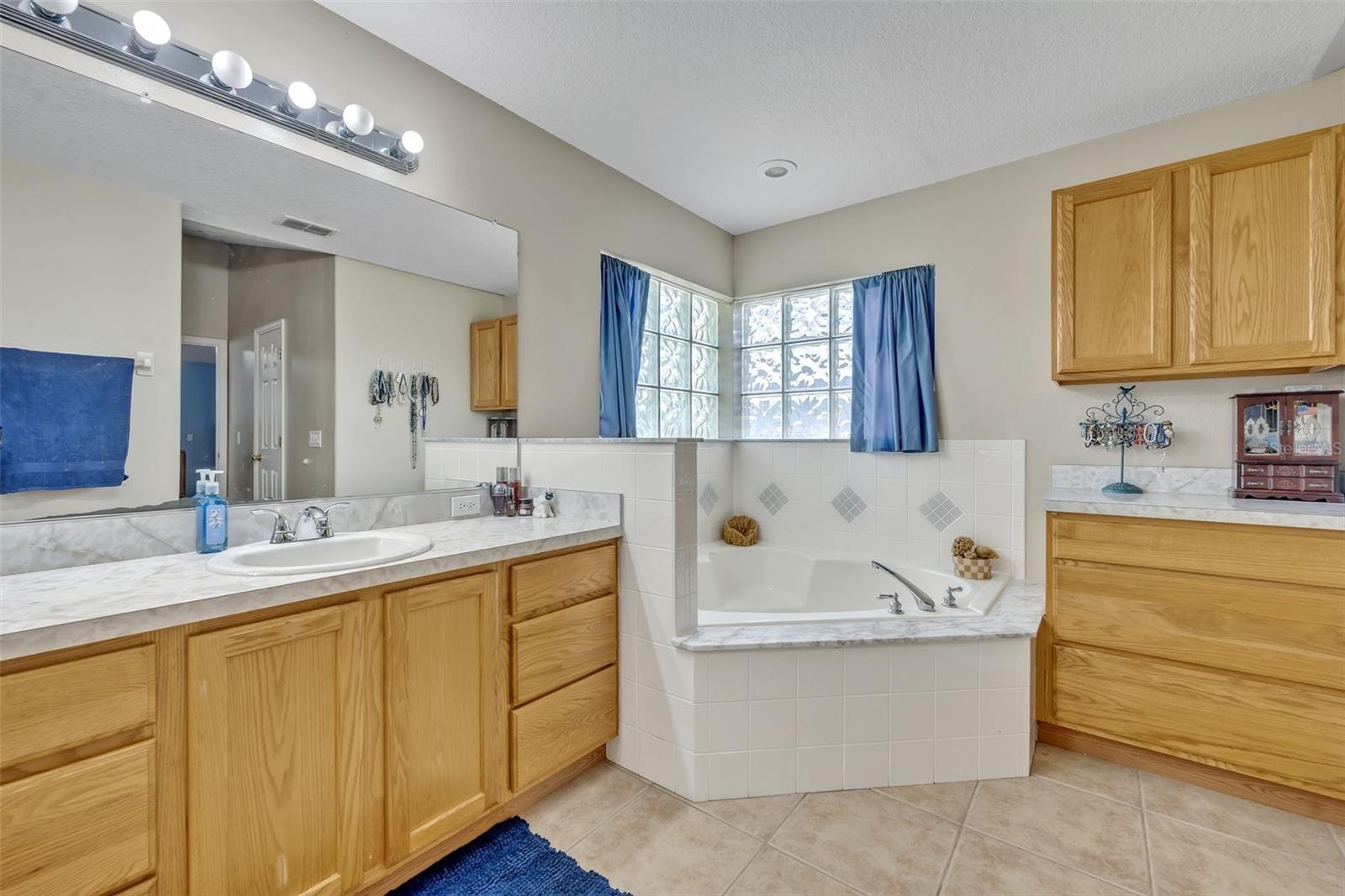 Image 18 of 28 For 6396 Bennett Court