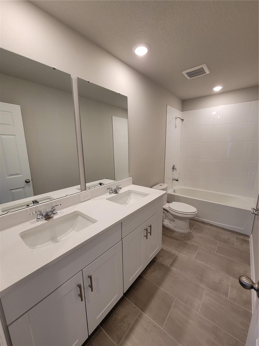 Image 18 of 24 For 5265 Sanders Oak Trail