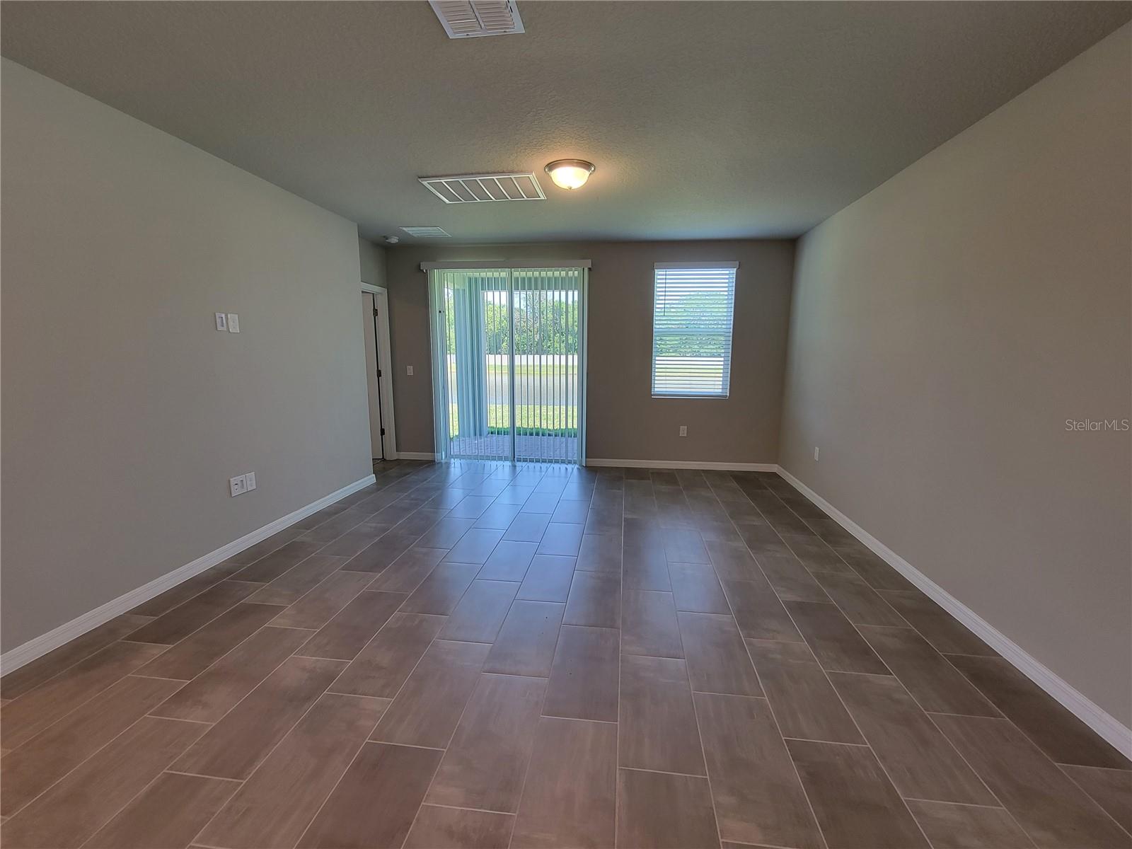 Image 6 of 24 For 5265 Sanders Oak Trail