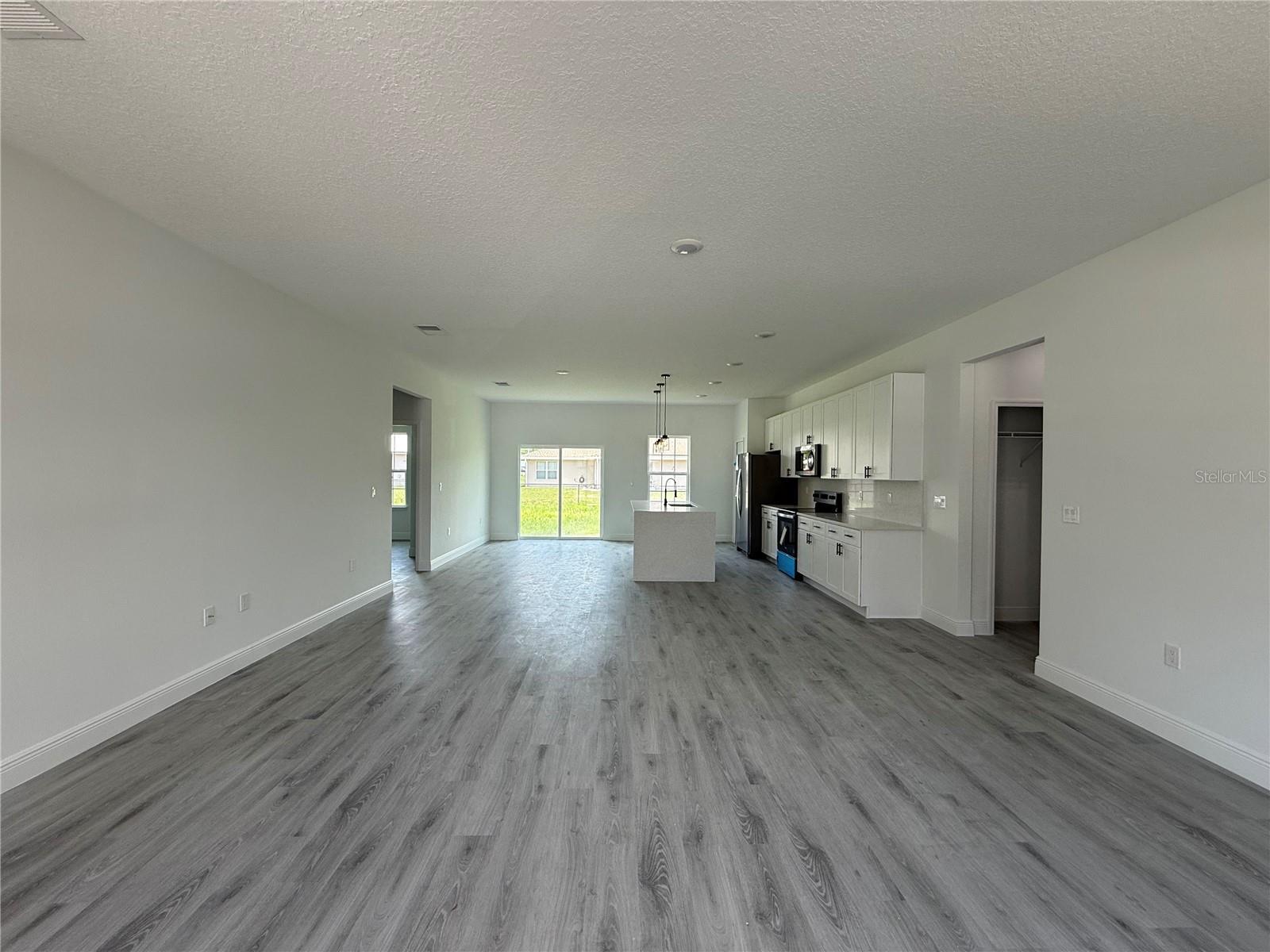 Image 3 of 13 For 701 Marion Oaks Trl