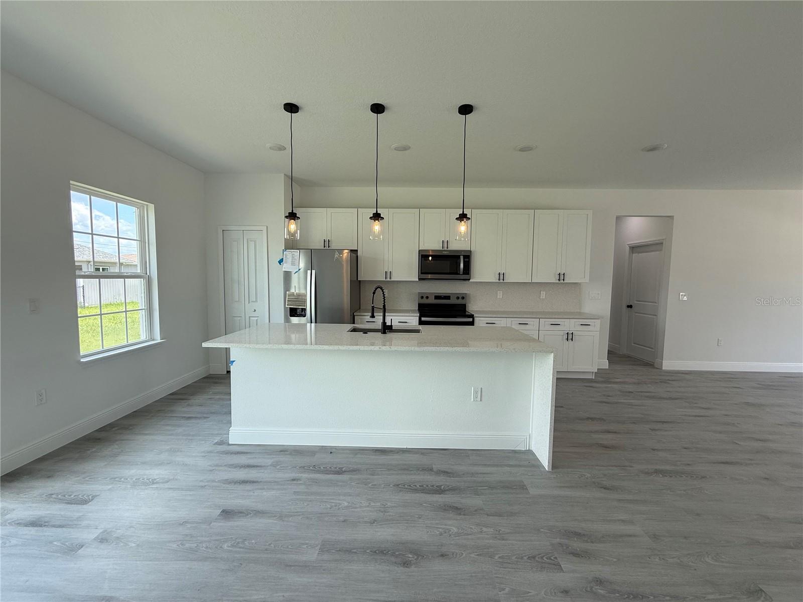 Image 4 of 13 For 701 Marion Oaks Trl