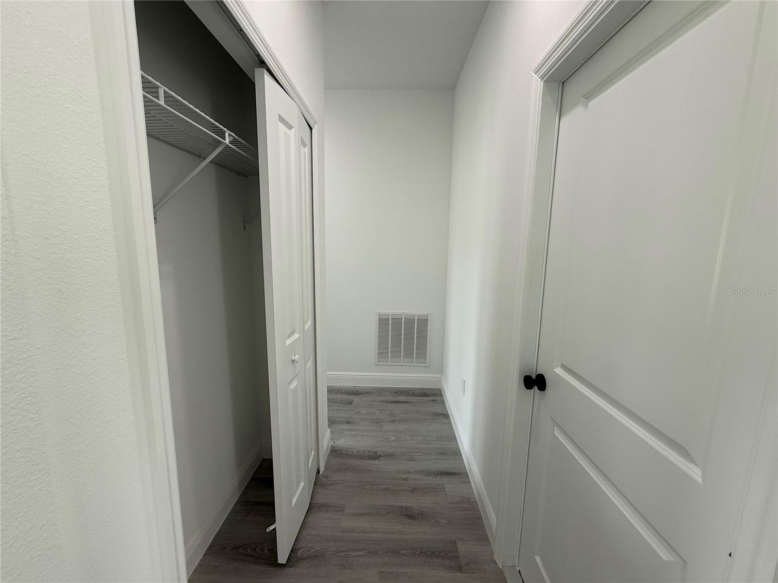 Image 5 of 13 For 701 Marion Oaks Trl