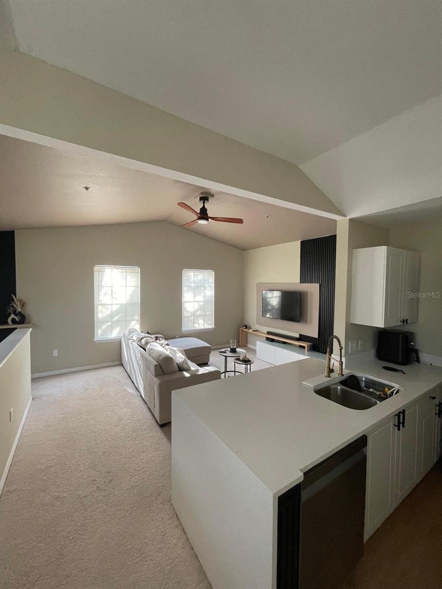 Image 11 of 28 For 854 Grand Regency Point 207