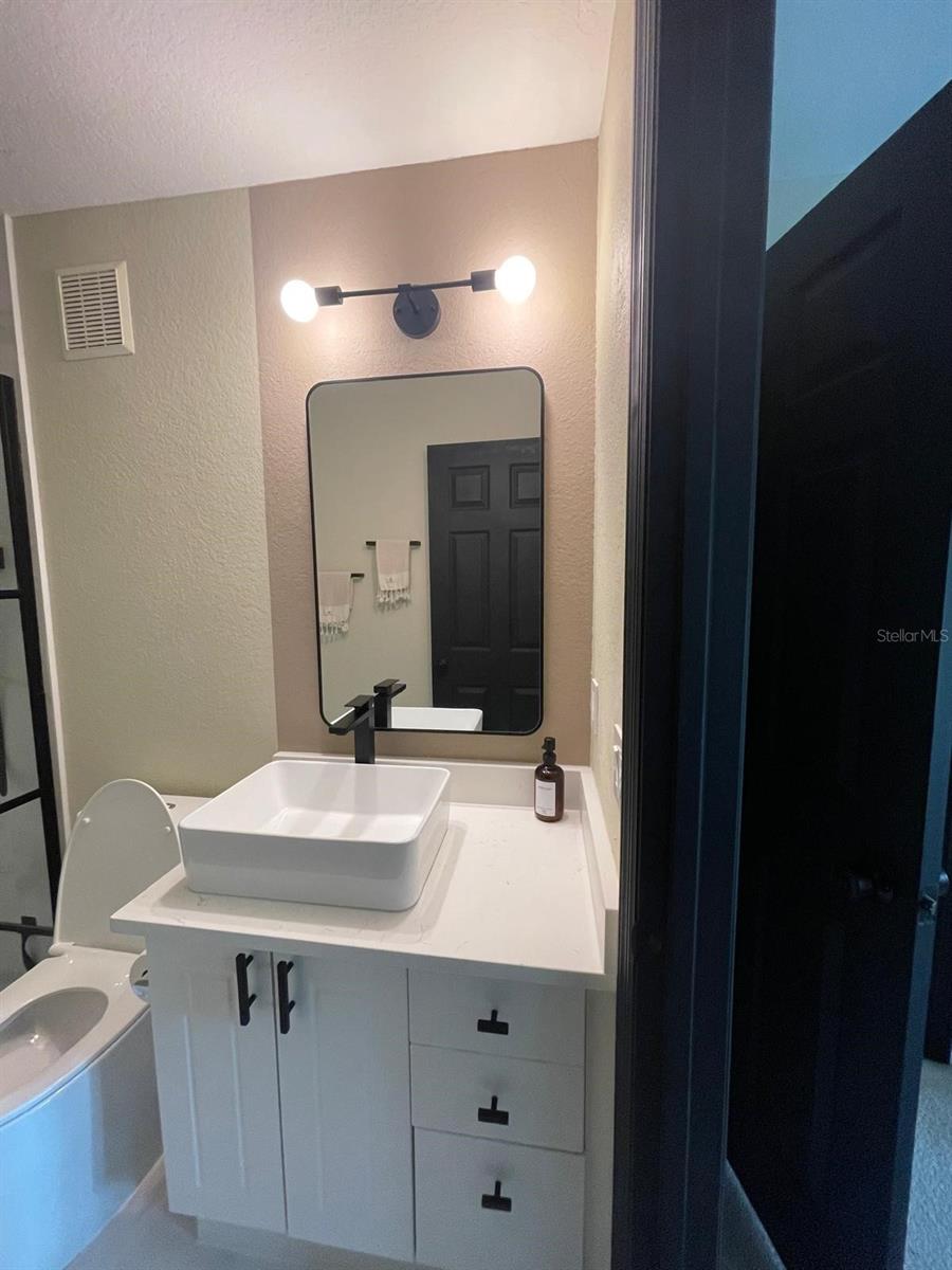 Image 18 of 28 For 854 Grand Regency Point 207