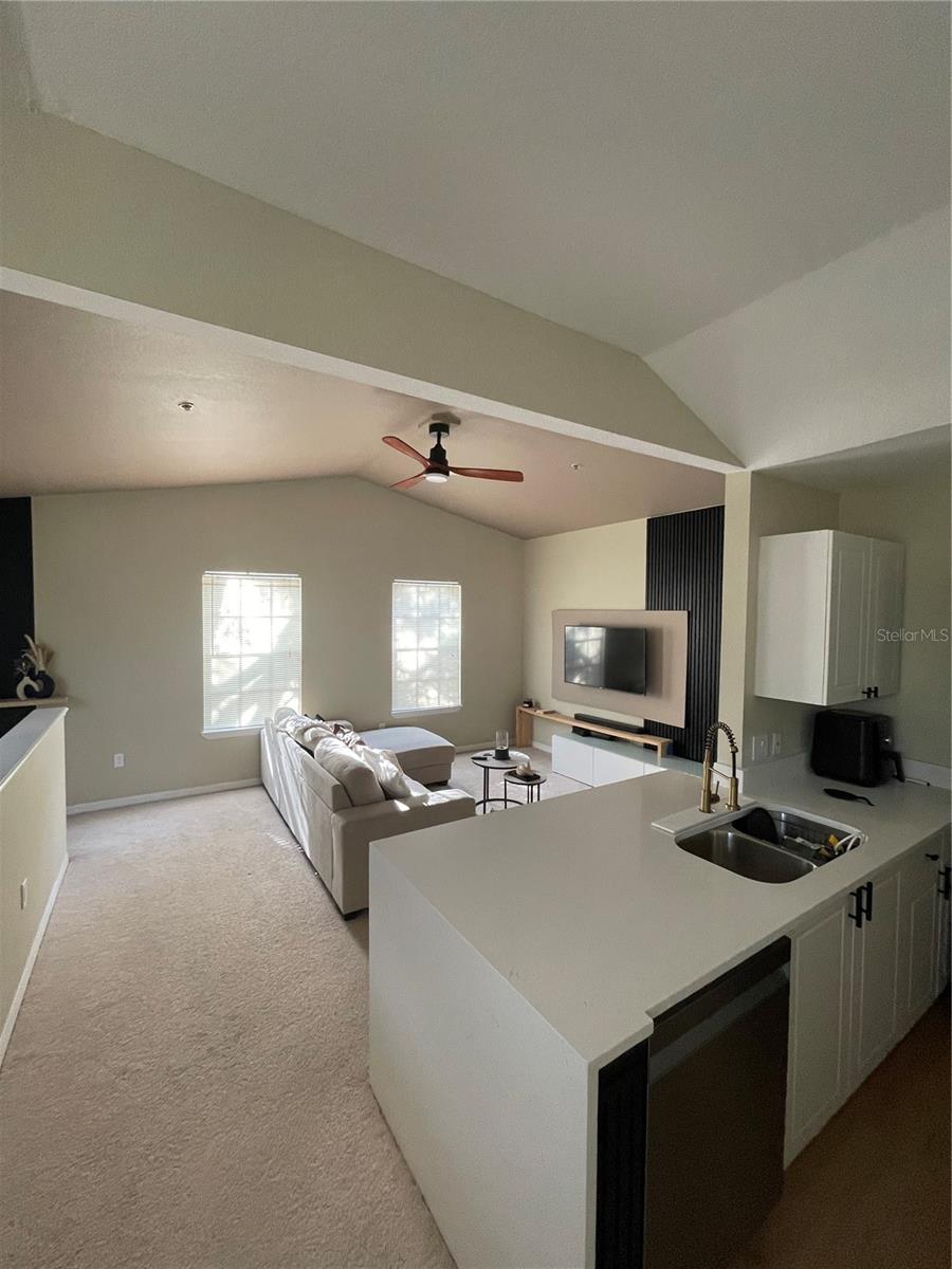 Image 9 of 28 For 854 Grand Regency Point 207