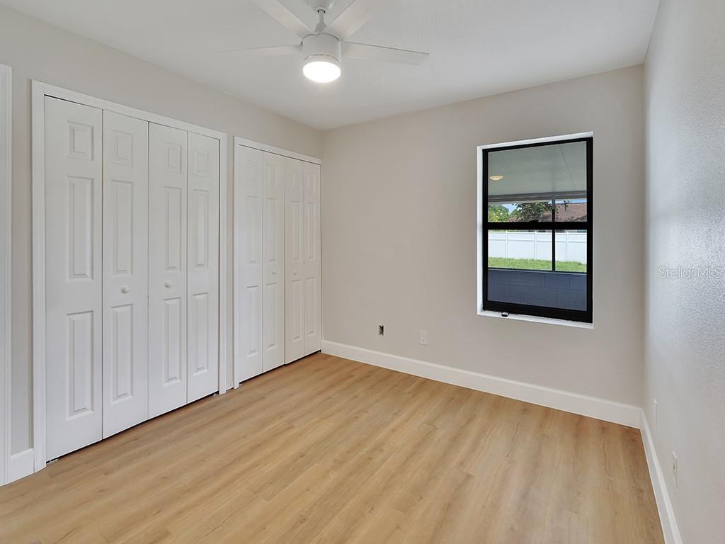 Image 12 of 18 For 925 Roswell Terrace