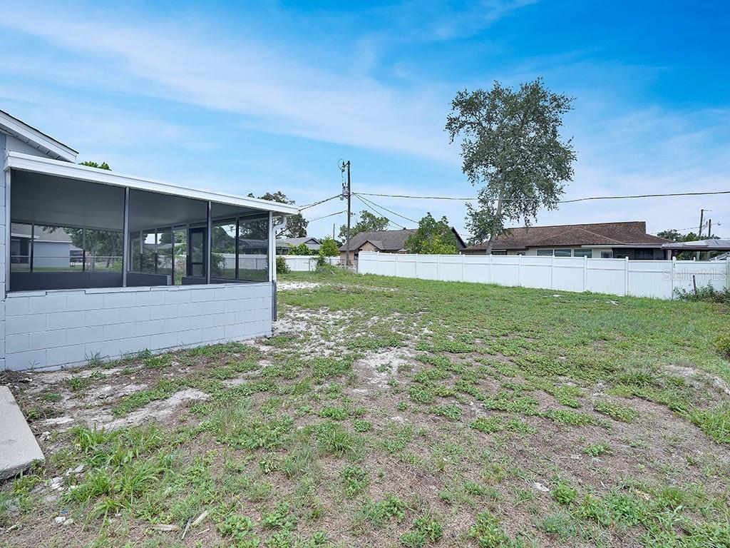 Image 15 of 18 For 925 Roswell Terrace