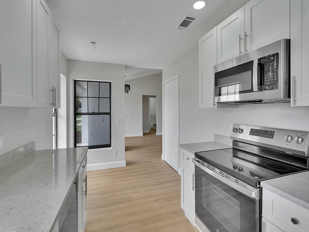 Image 5 of 18 For 925 Roswell Terrace