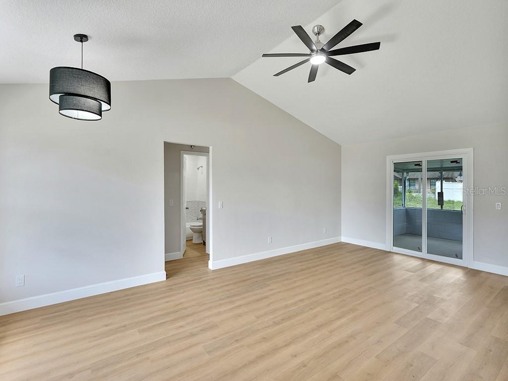 Image 6 of 18 For 925 Roswell Terrace