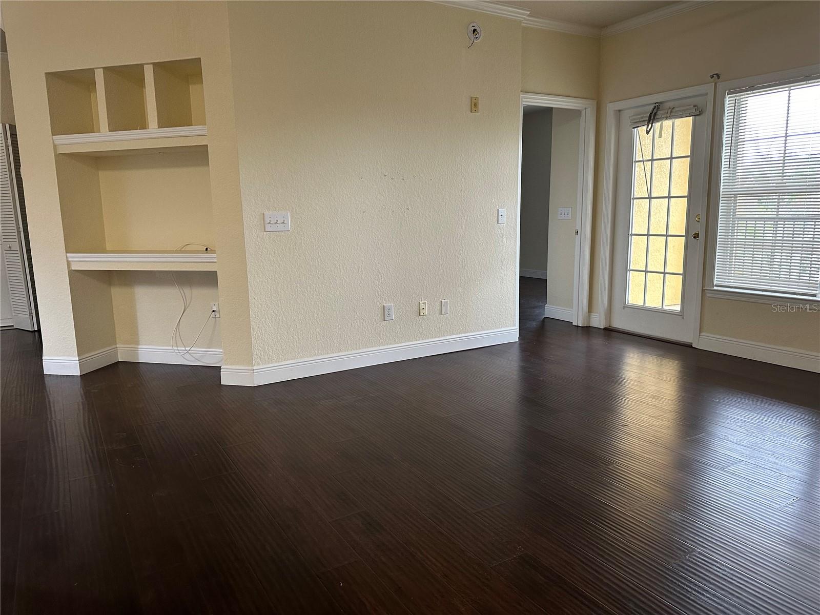 Image 4 of 7 For 3567 Conroy Road 1231