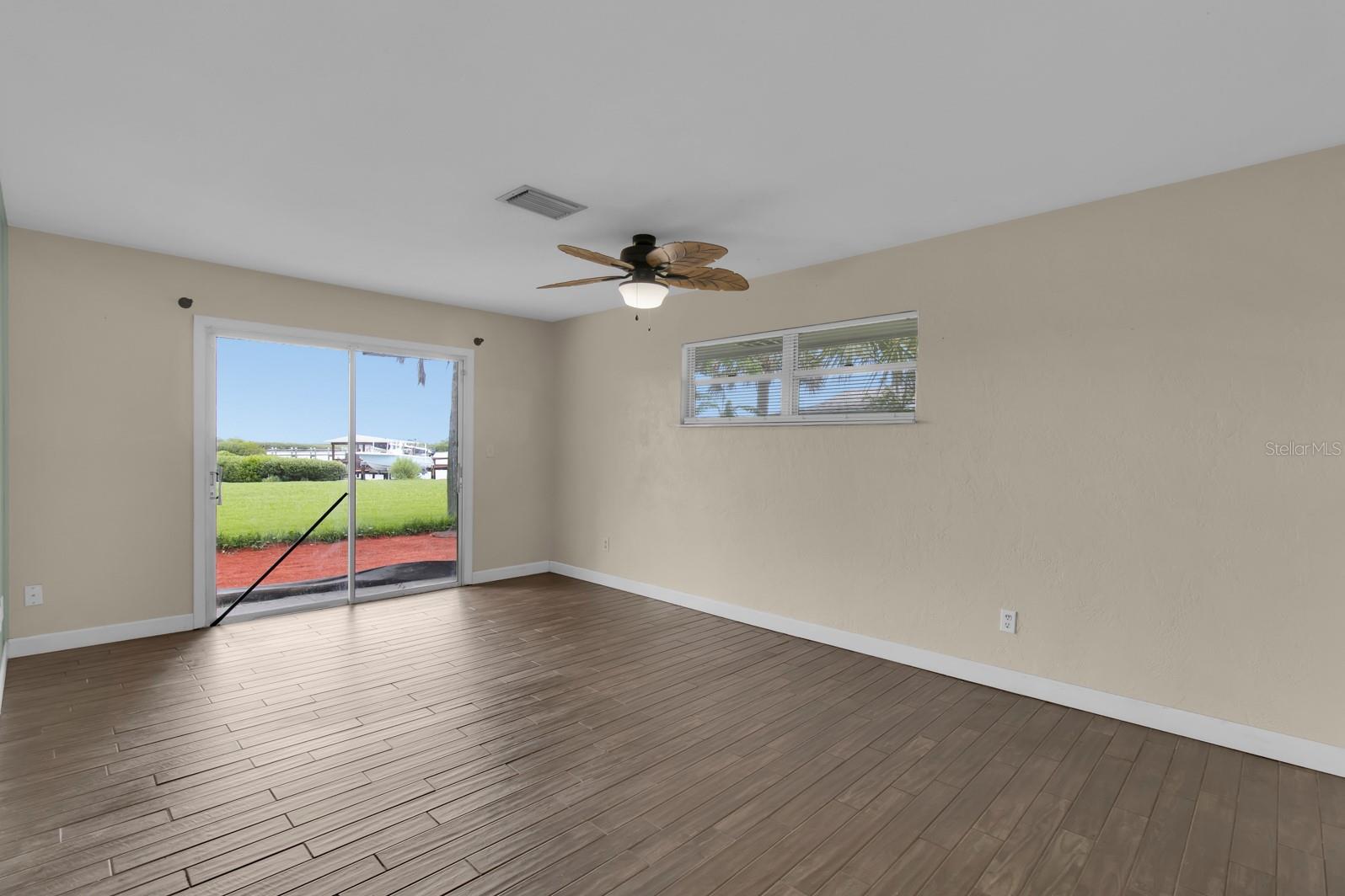 Image 16 of 30 For 203 Parkwood Lane