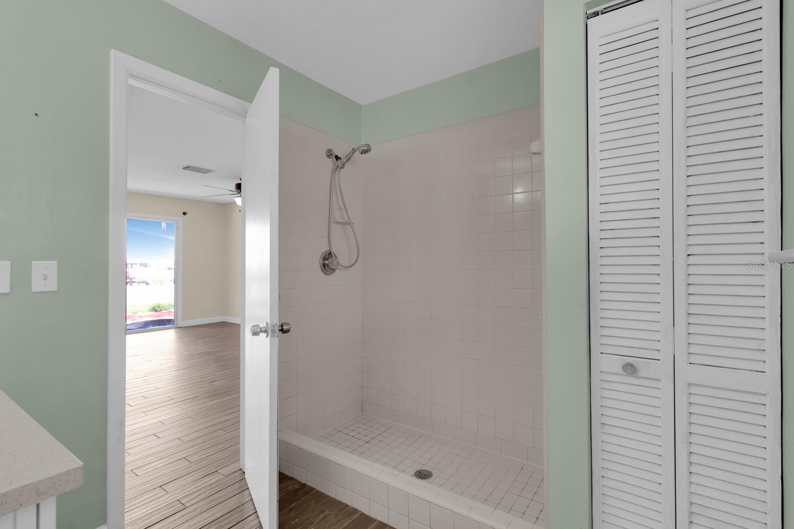 Image 19 of 30 For 203 Parkwood Lane