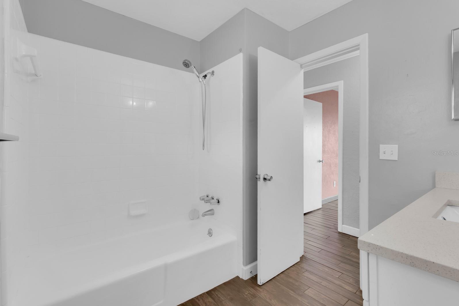 Image 21 of 30 For 203 Parkwood Lane