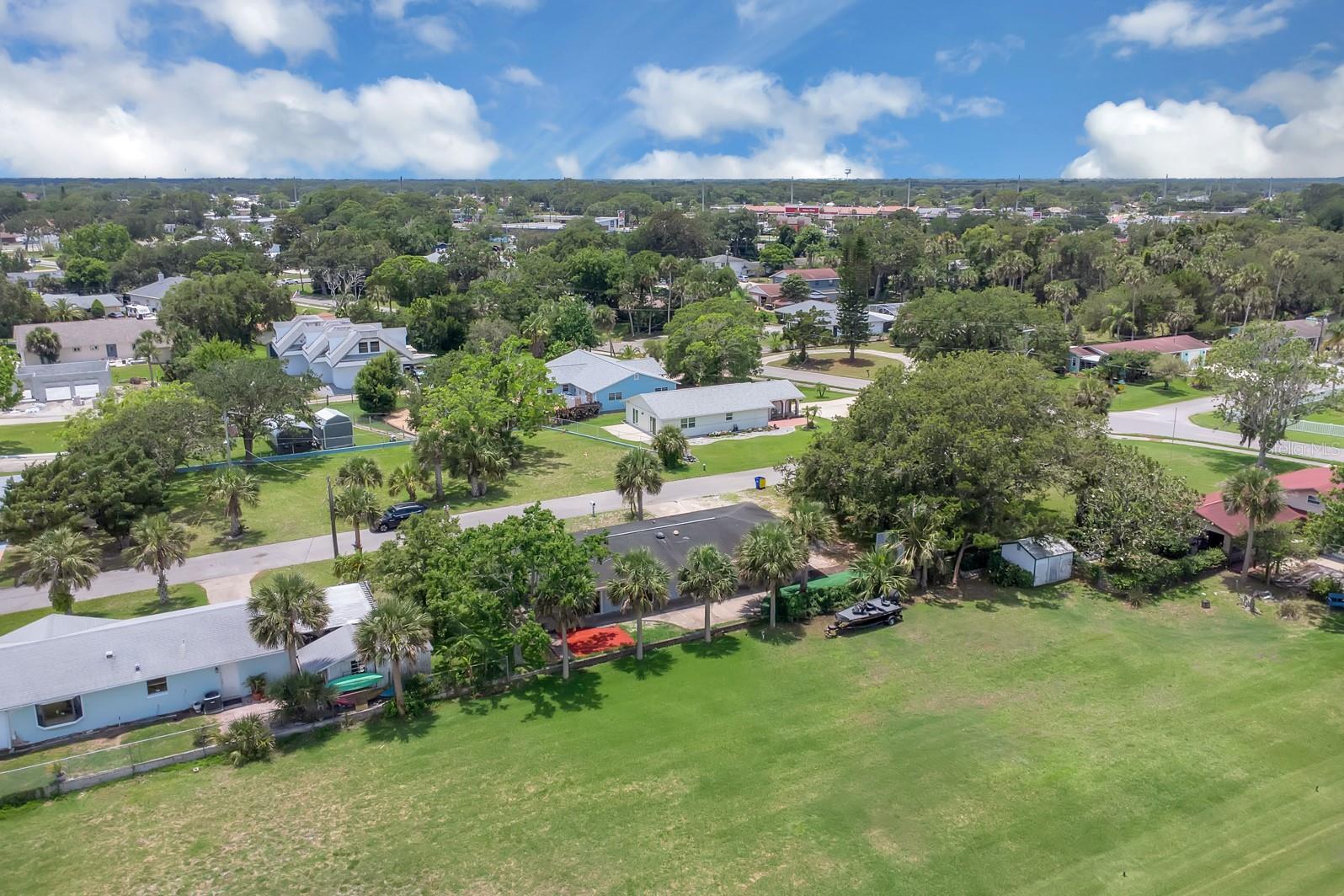 Image 7 of 30 For 203 Parkwood Lane
