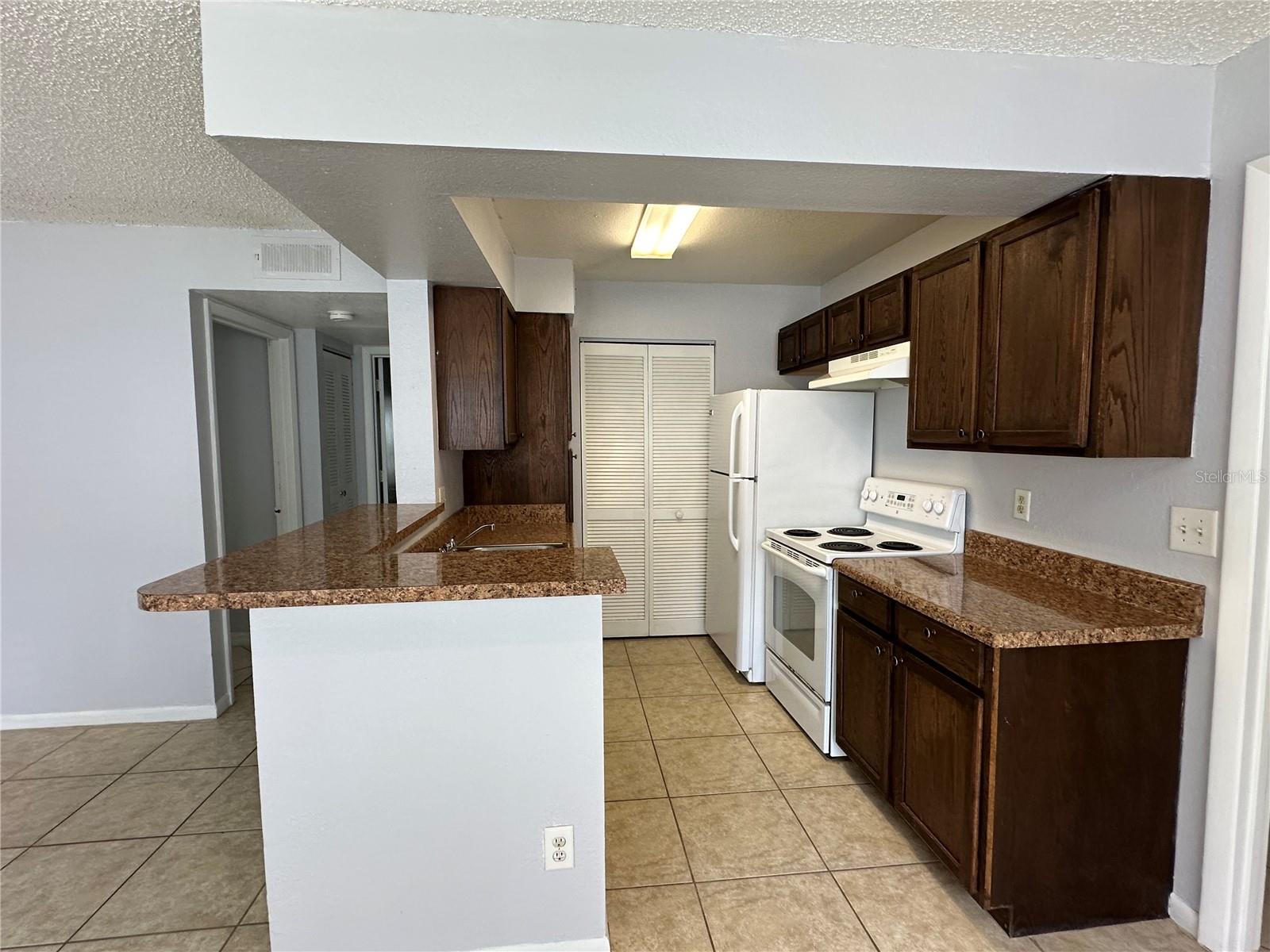 Image 5 of 13 For 11550 Westwood Boulevard 1217