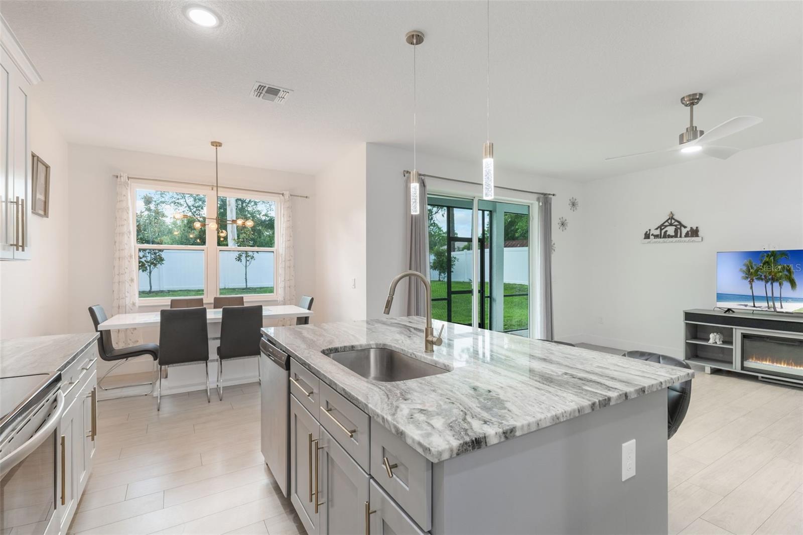 Image 6 of 19 For 2668 Coachman Drive