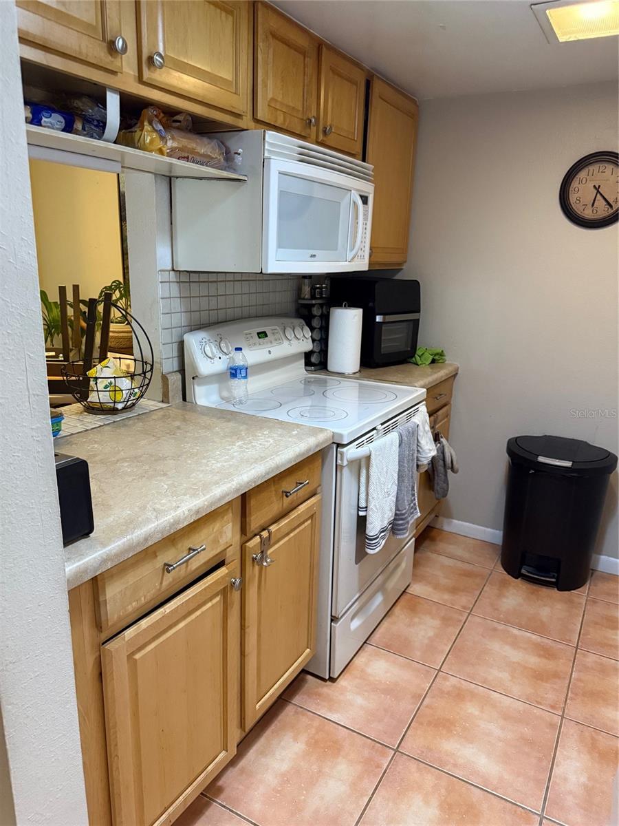 Image 9 of 12 For 3240 Semoran Boulevard 14