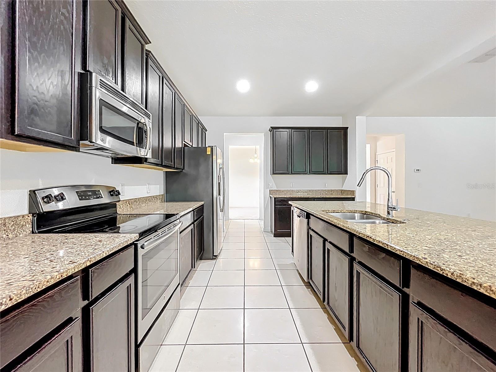 Image 14 of 49 For 771 Cavan Drive