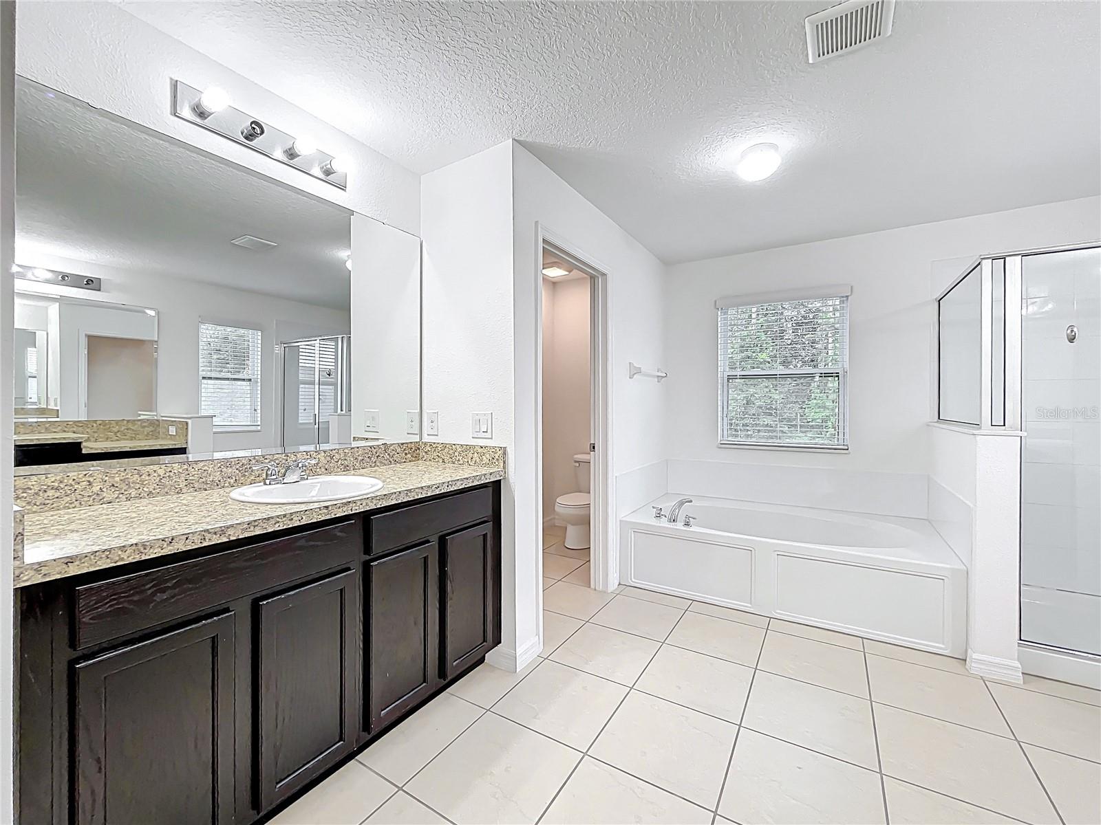 Image 22 of 49 For 771 Cavan Drive