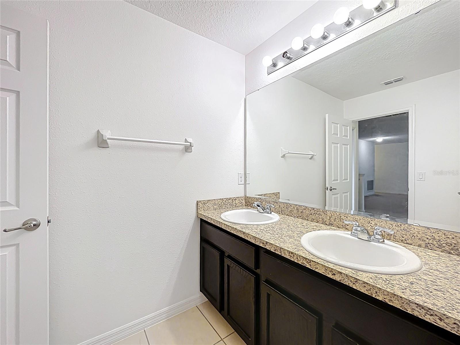 Image 29 of 49 For 771 Cavan Drive