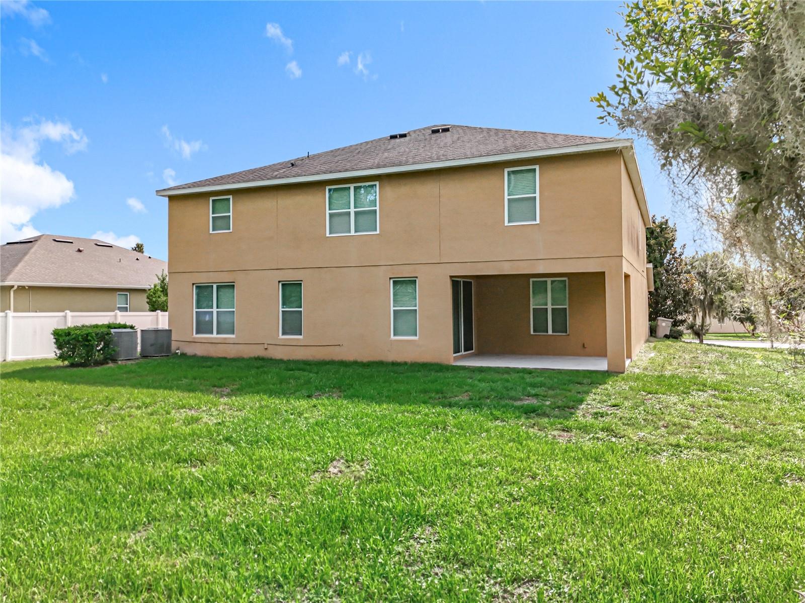 Image 4 of 49 For 771 Cavan Drive
