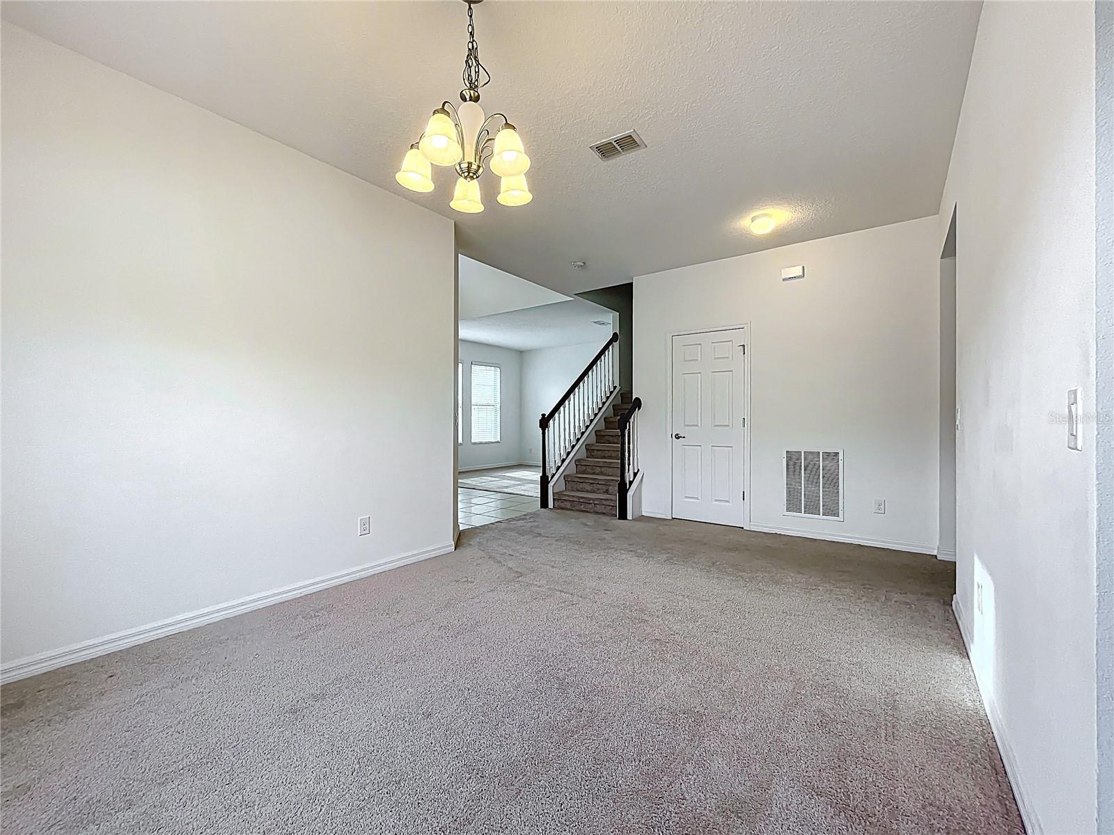 Image 7 of 49 For 771 Cavan Drive