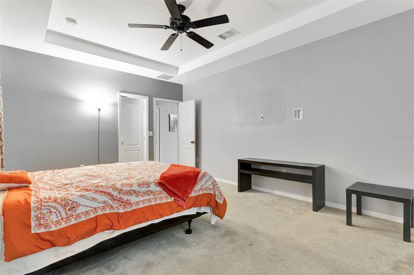 Image 13 of 25 For 954 Revere Avenue