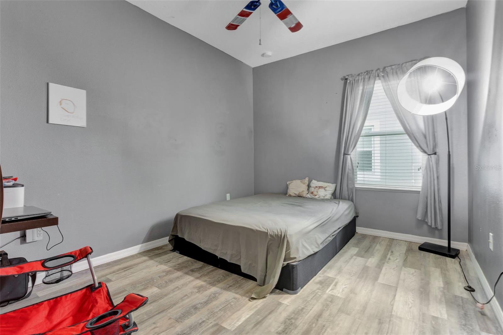 Image 16 of 25 For 954 Revere Avenue