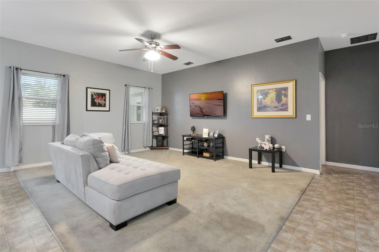 Image 5 of 25 For 954 Revere Avenue
