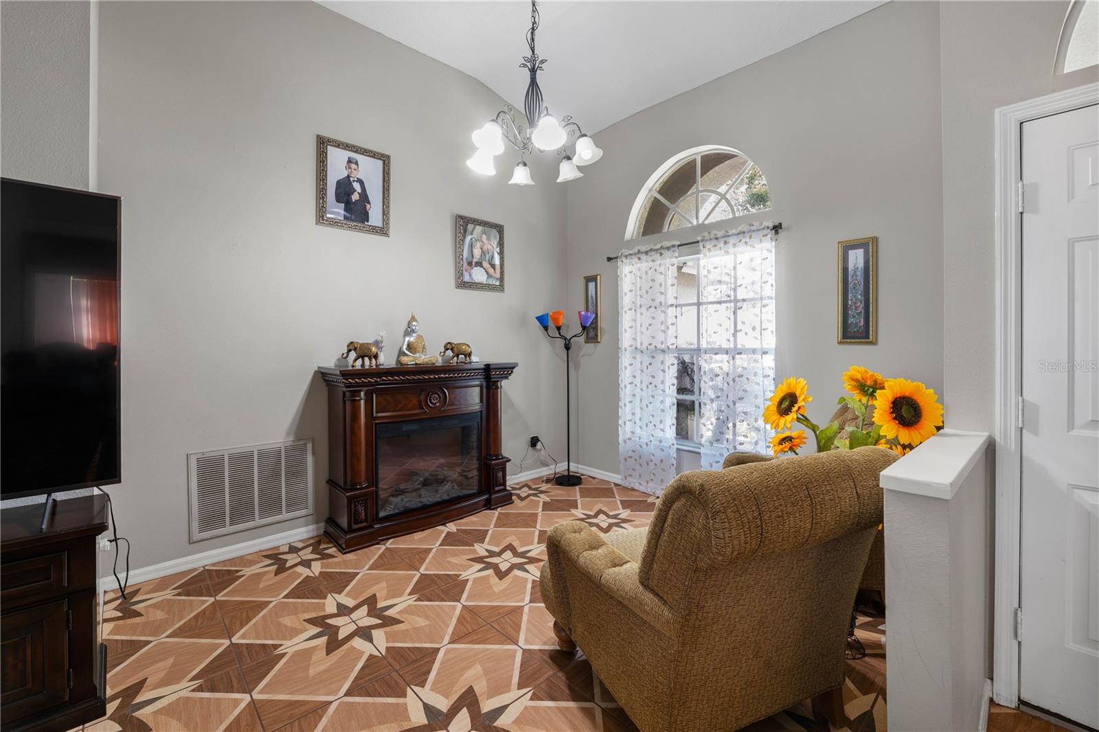 Image 3 of 50 For 4428 Winding River Drive