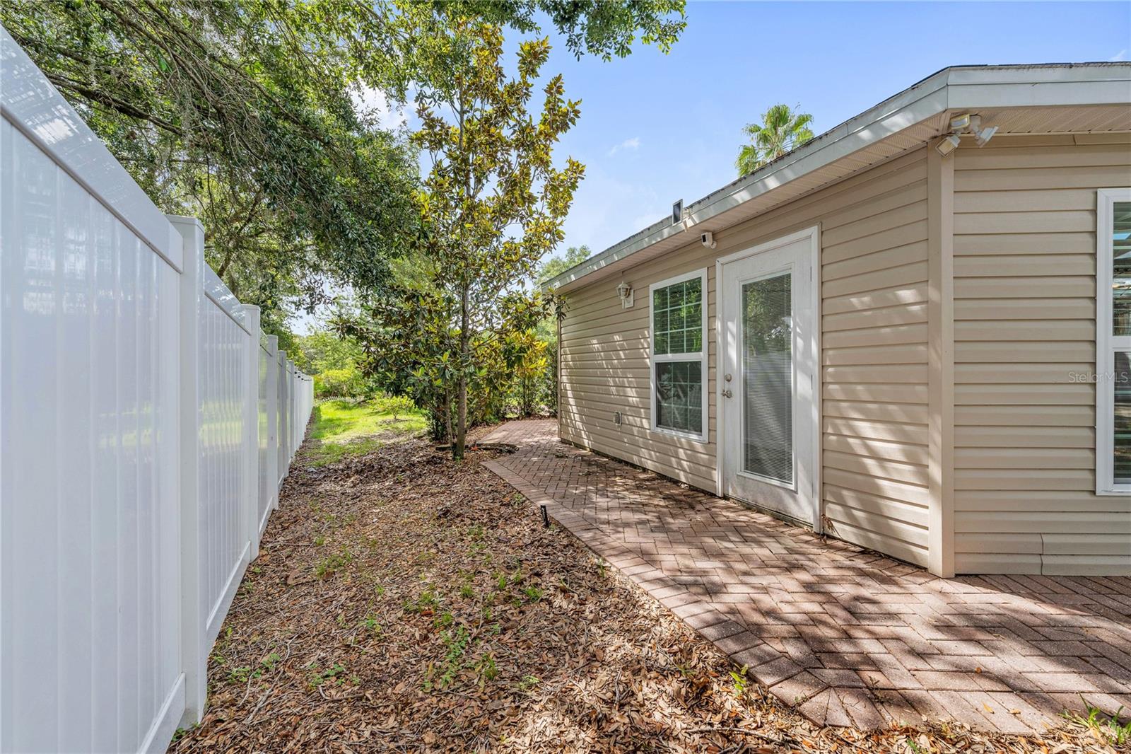 Image 19 of 26 For 2343 St George Drive