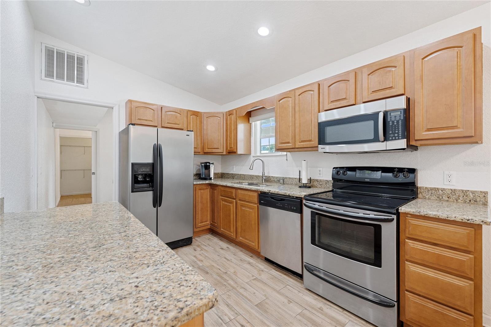 Image 7 of 26 For 2343 St George Drive