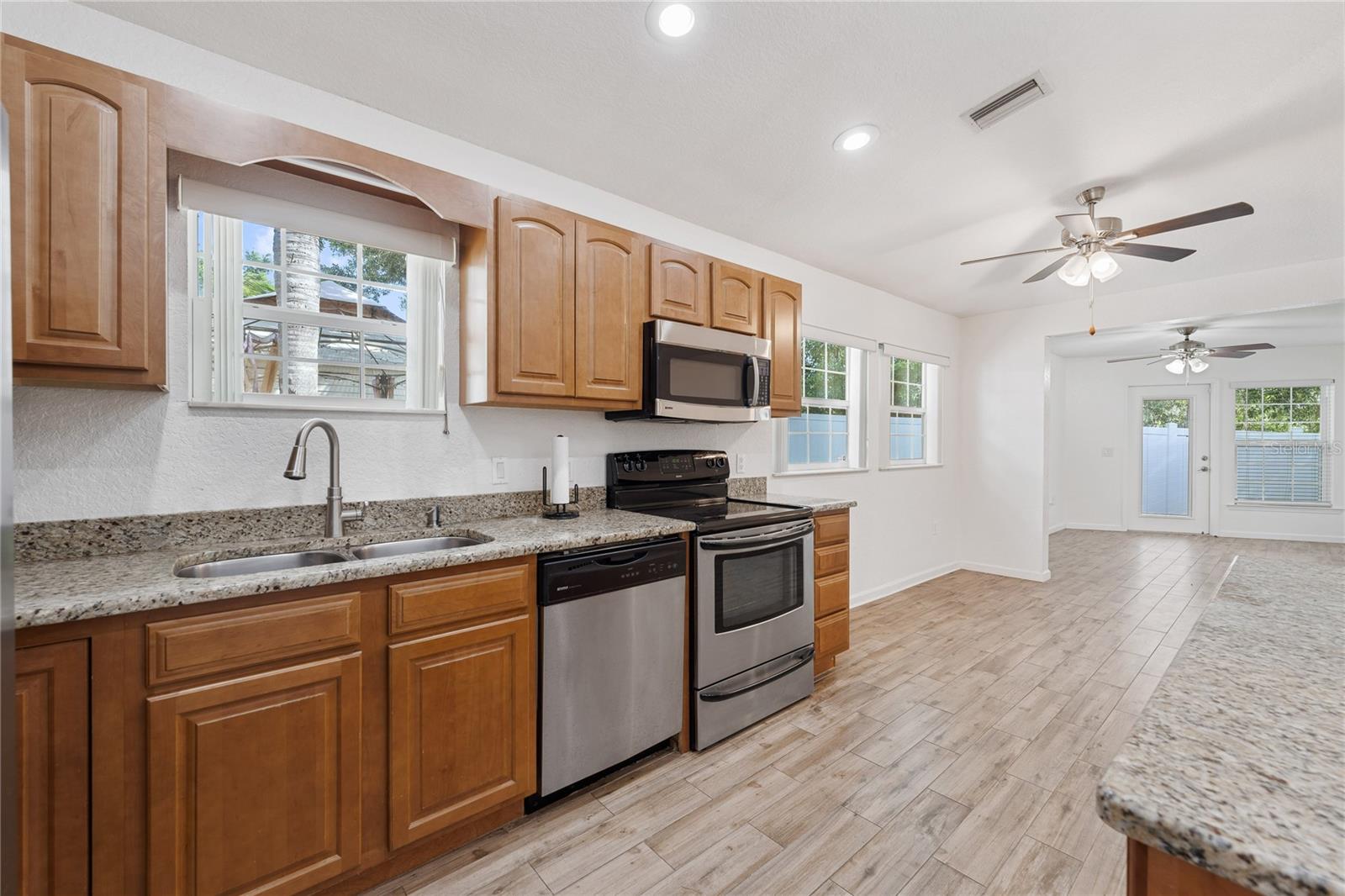 Image 9 of 26 For 2343 St George Drive